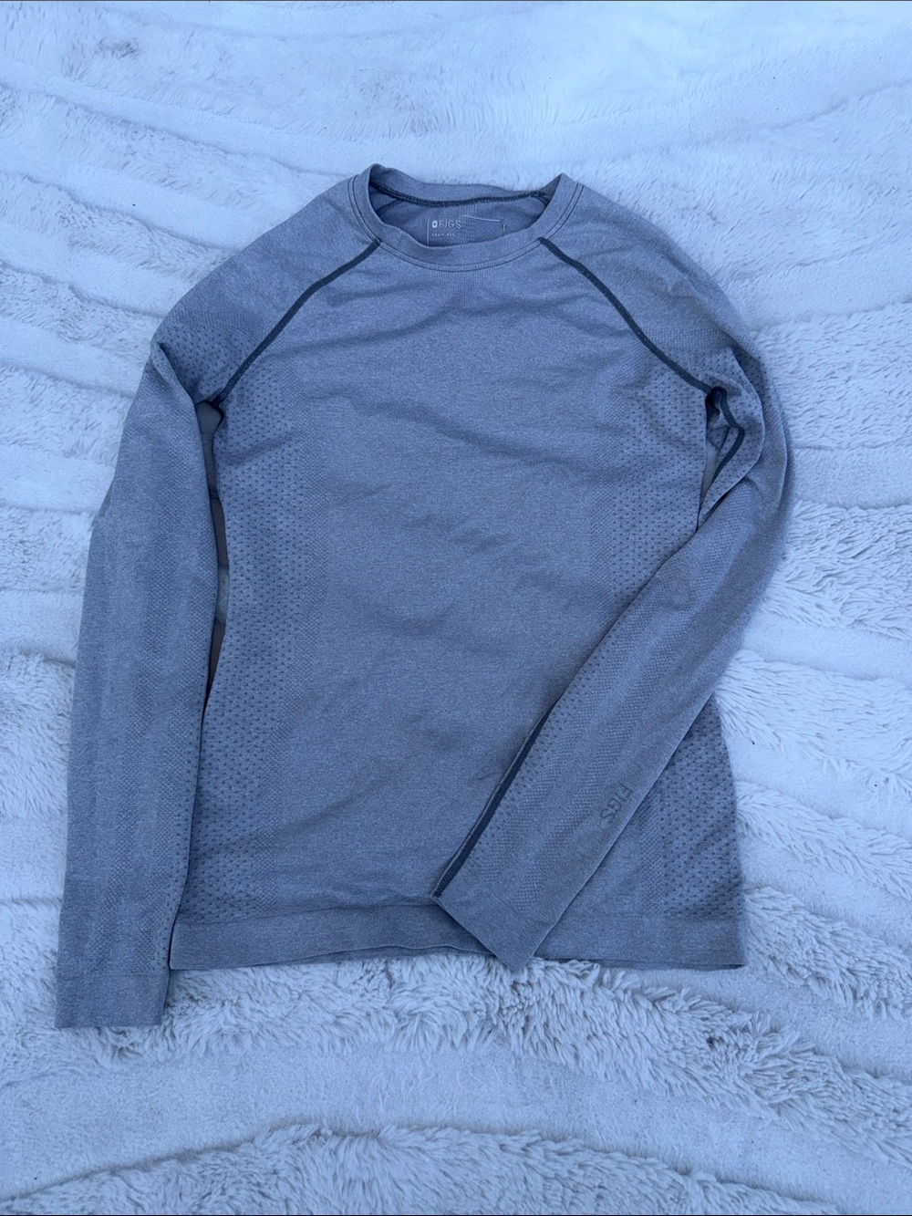 Figs Women's Long Sleeve Performance Top - Gray